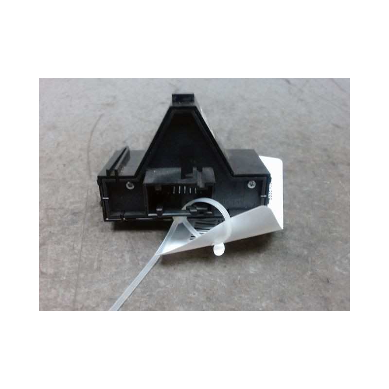 BOUTON DE WARNING OPEL CORSA