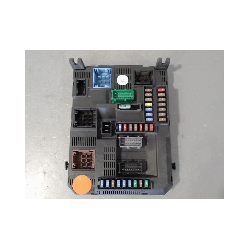 BOITIER GESTION HABITACLE PEUGEOT 208 Phase 1 2012-...