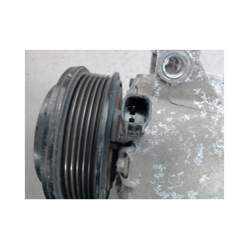COMPRESSEUR AIR CONDITIONNE FORD FIESTA