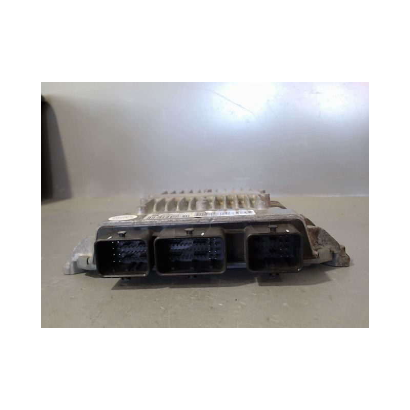 CALCULATEUR MOTEUR CITROEN C2
