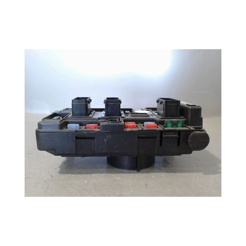 BOITE A FUSIBLES PEUGEOT 307