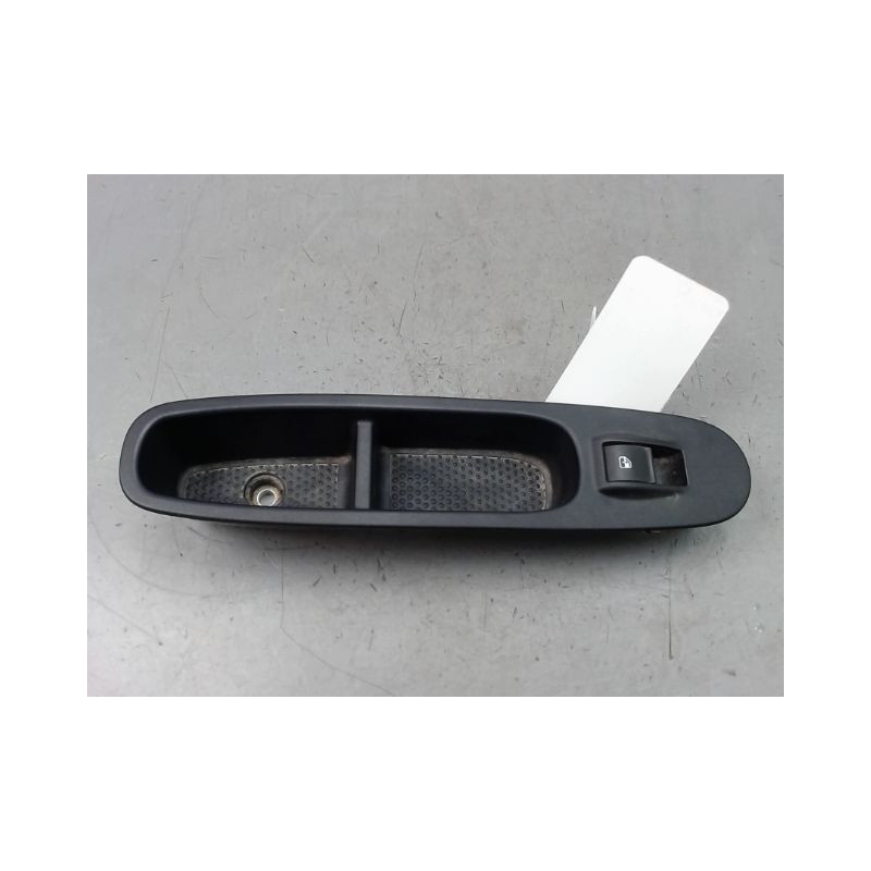 COMMANDE LEVE-GLACE PORTE AVD FIAT GRANDE PUNTO 2005-