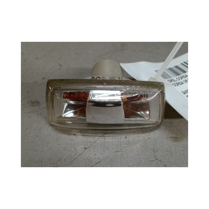 REPETITEUR AILE GAUCHE OPEL CORSA 2010-