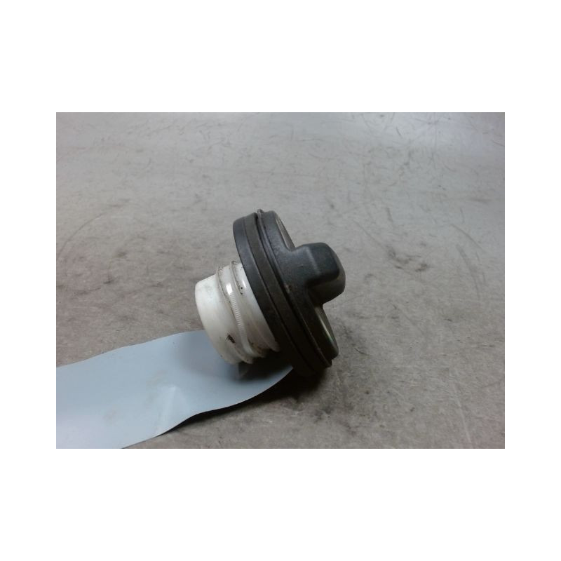 BOUCHON RESERVOIR A CARBURANT FORD FIESTA 2005-