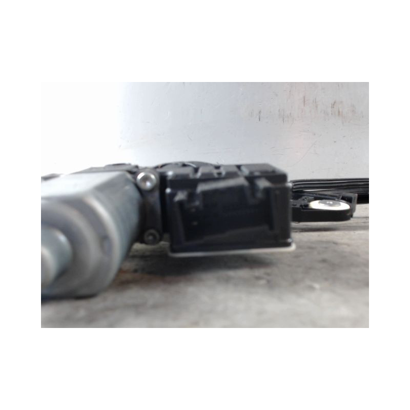 MECANISME+MOTEUR LEVE-GLACE AVANT GAUCHE VOLKSWAGEN POLO 2009-