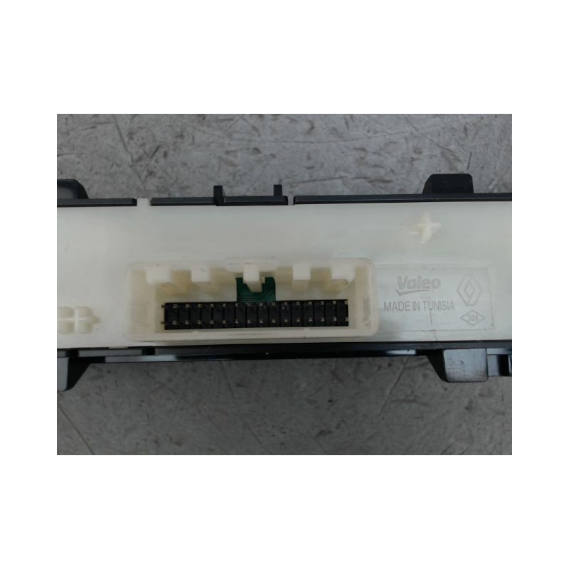 BOUTON DE WARNING DACIA SANDERO