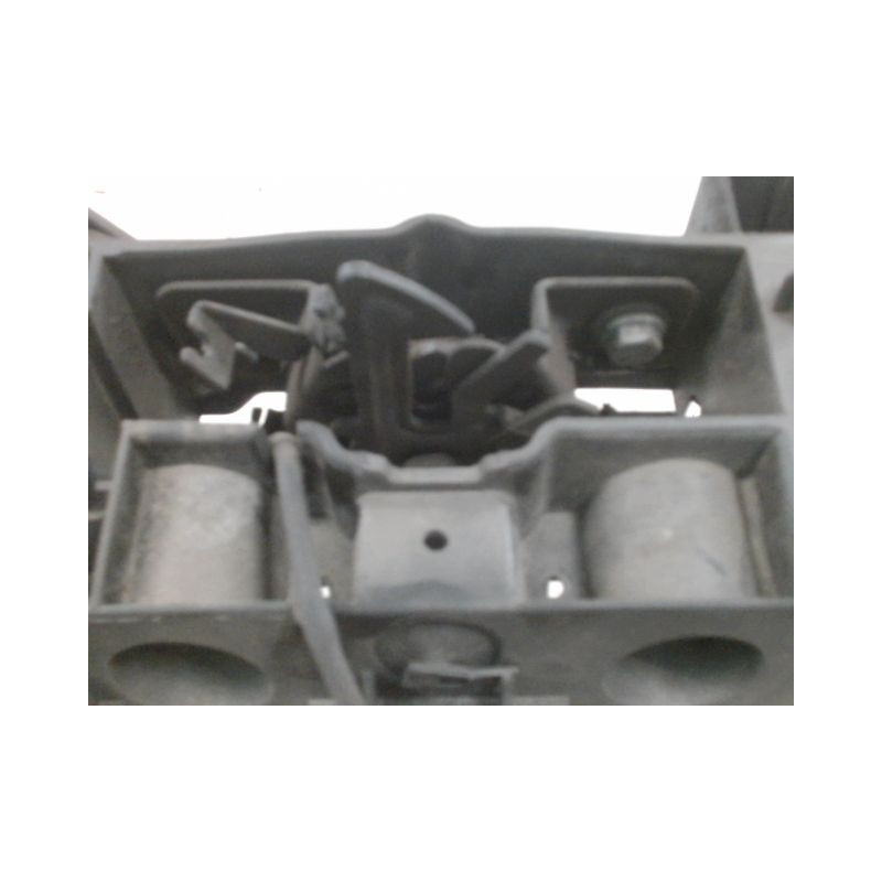 TRAVERSE SUPERIEURE ARMATURE AVANT RENAULT CAPTUR