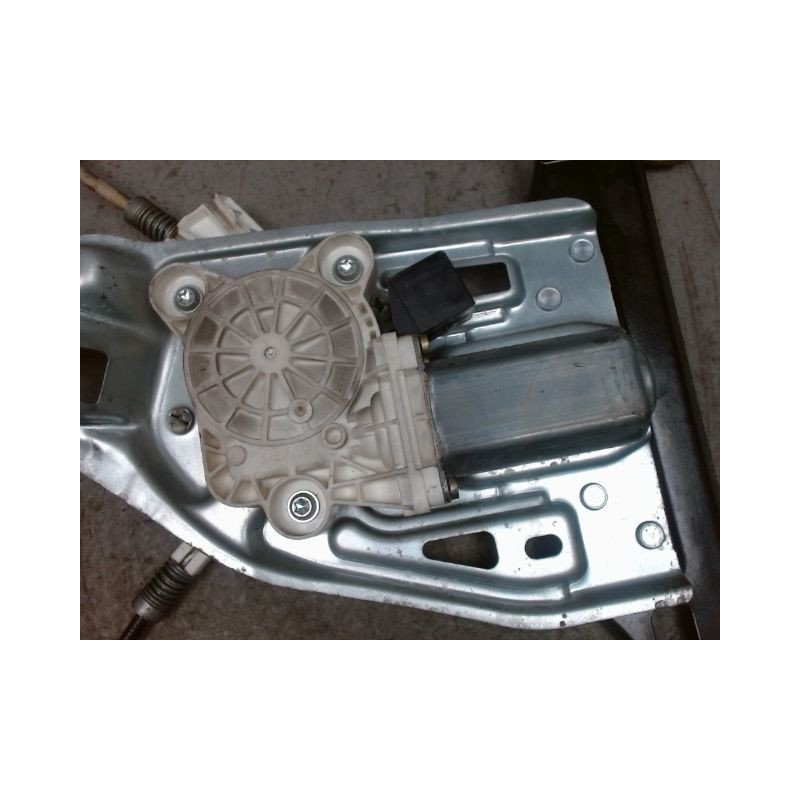 MECANISME+MOTEUR LEVE-GLACE AVANT GAUCHE MERCEDES CLASSE C 2004-