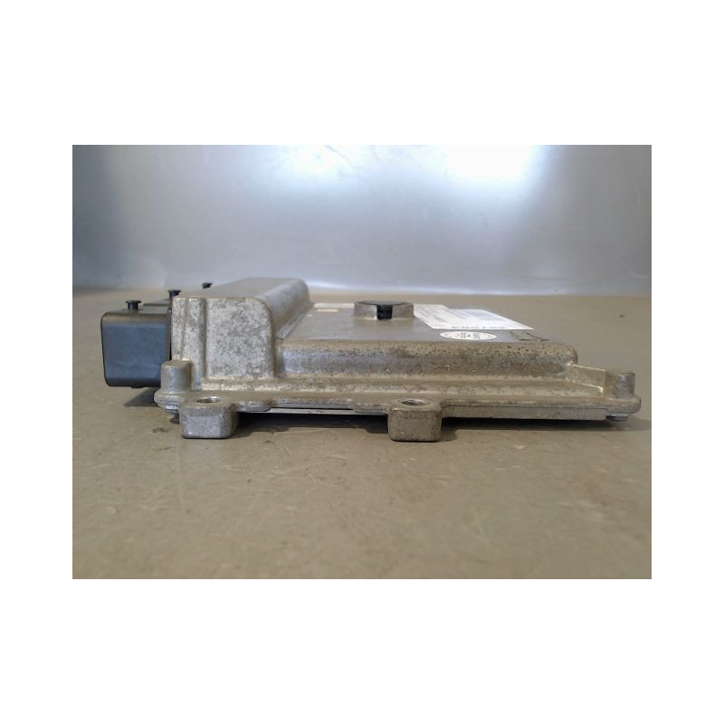 CALCULATEUR MOTEUR DACIA SANDERO 2008-