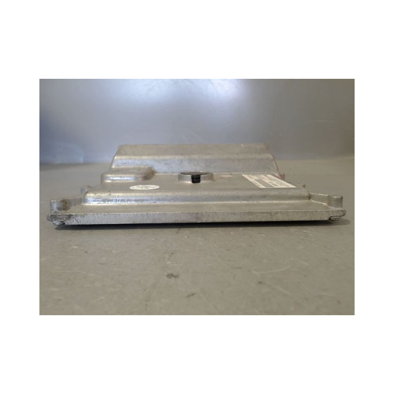 CALCULATEUR MOTEUR PEUGEOT 208