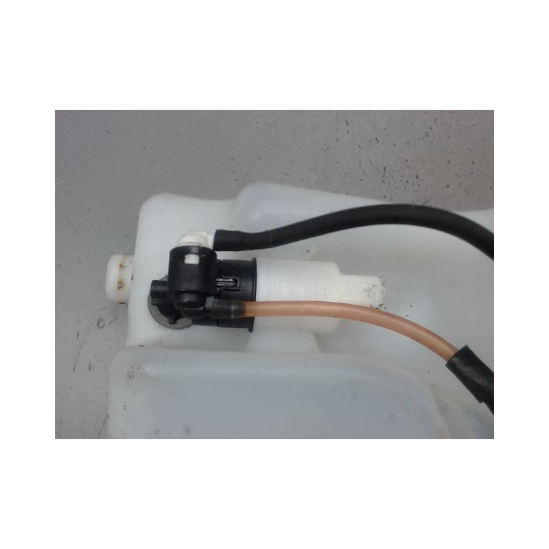 RESERVOIR LAVE-GLACE AVANT RENAULT CLIO III Phase 2 2009-2014