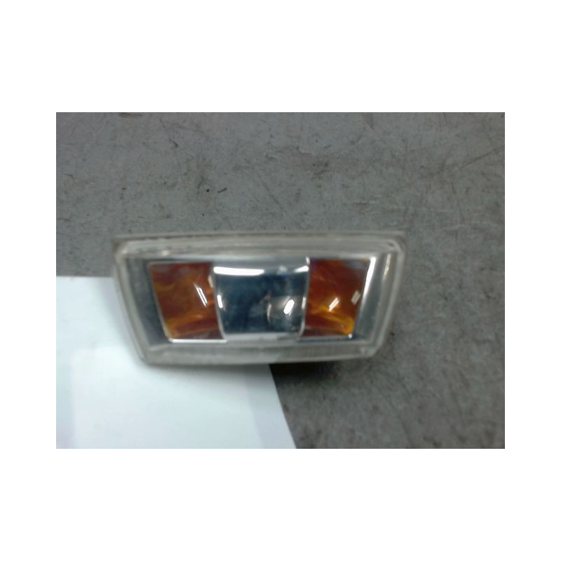 REPETITEUR AILE GAUCHE OPEL CORSA