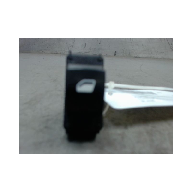 COMMANDE LEVE-GLACE PORTE AVD CITROEN C3