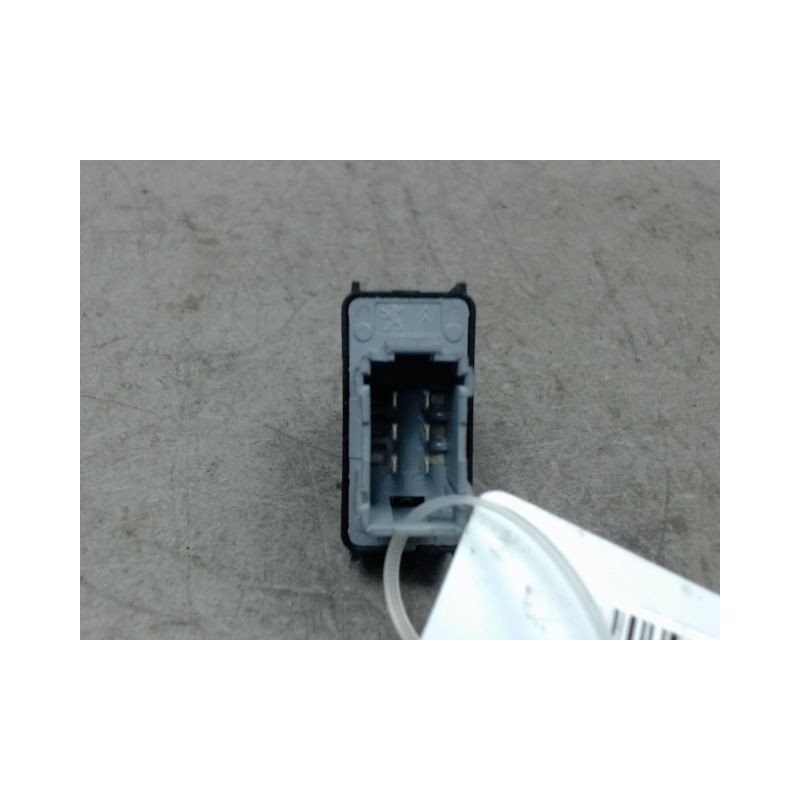COMMANDE LEVE-GLACE PORTE AVD CITROEN C3