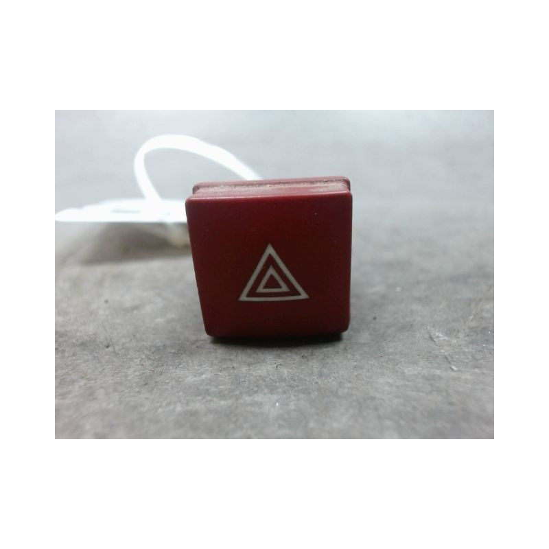 BOUTON DE WARNING PEUGEOT 206+ 2009-
