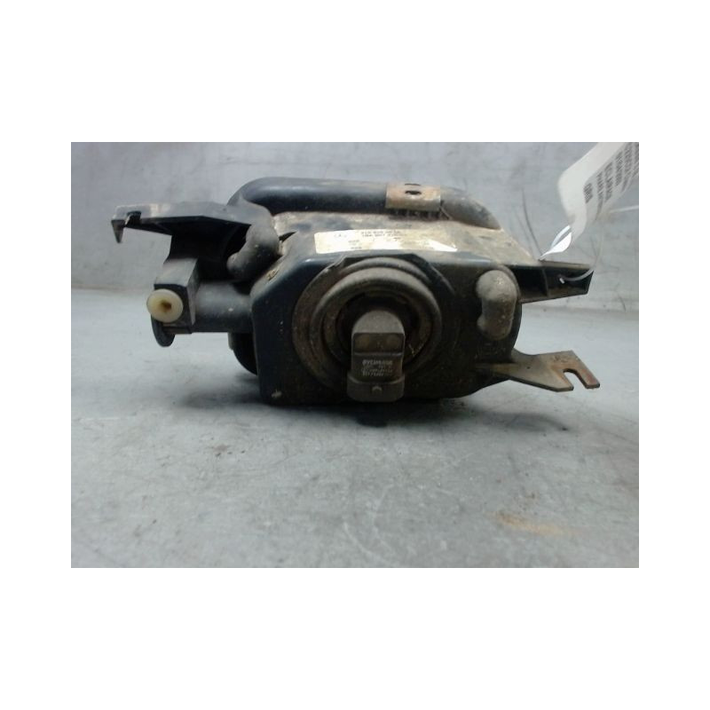 PHARE ANTIBROUILLARD AVANT DROIT MERCEDES CLASSE C 2000-