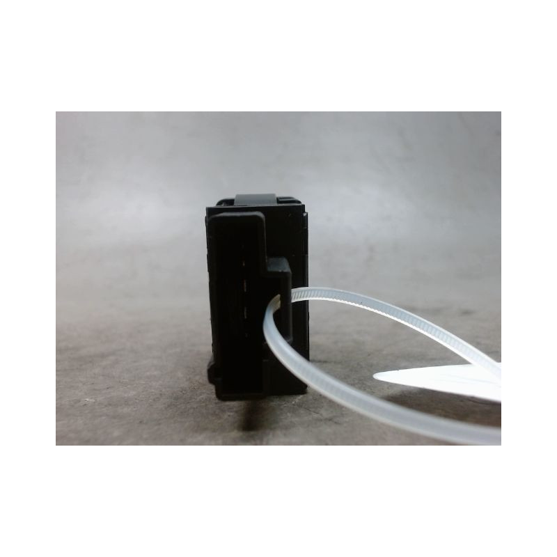 INTERIEUR COMMANDE PHARES PEUGEOT 107 5P