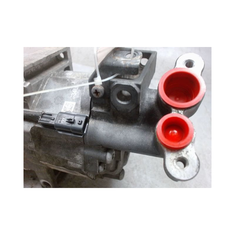 COMPRESSEUR AIR CONDITIONNE DACIA DUSTER 2010-