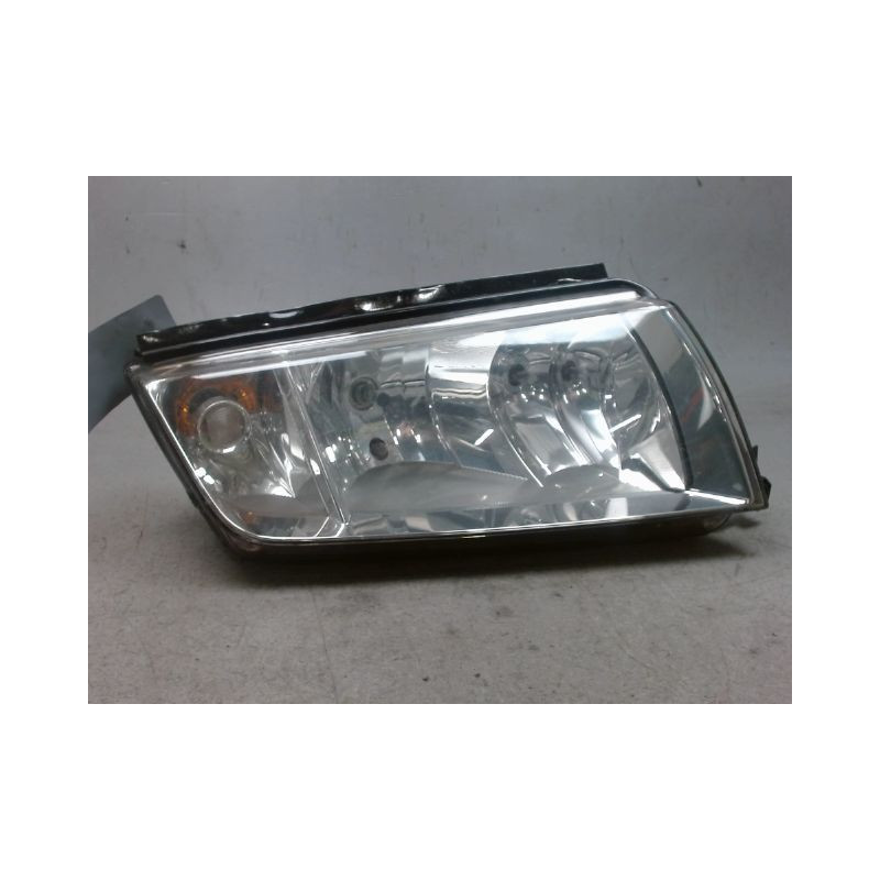 PHARE DROIT SKODA FABIA COMBI