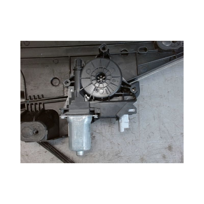 MECANISME+MOTEUR LEVE-GLACE AVANT GAUCHE PEUGEOT 2008