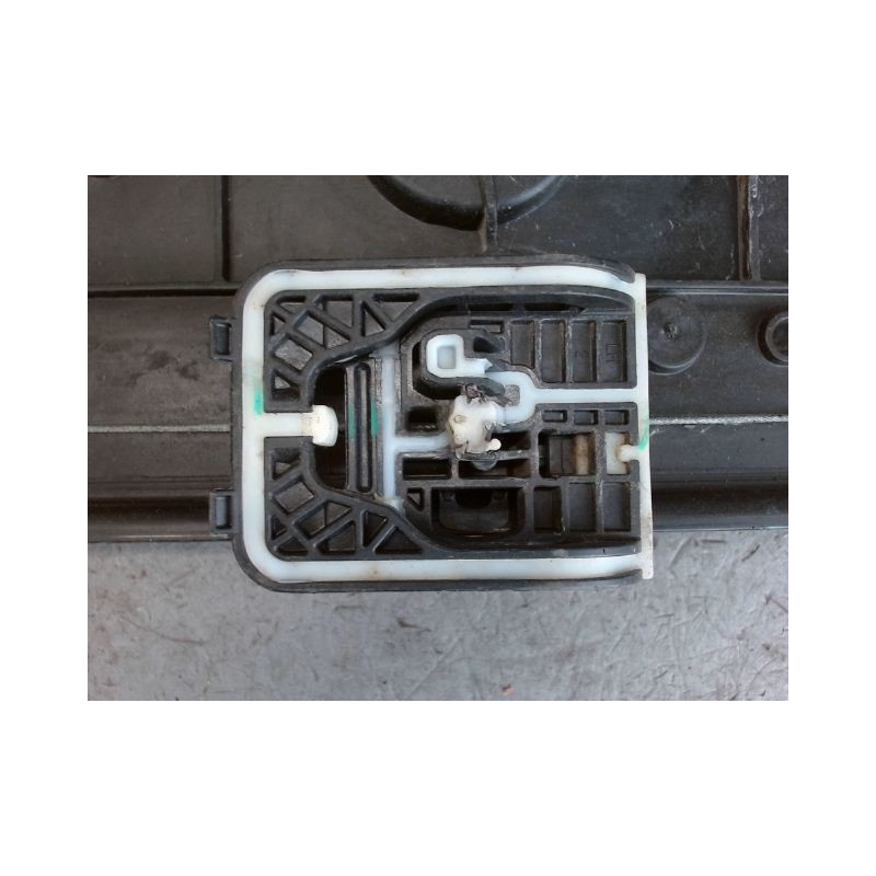 MECANISME+MOTEUR LEVE-GLACE AVANT GAUCHE PEUGEOT 2008