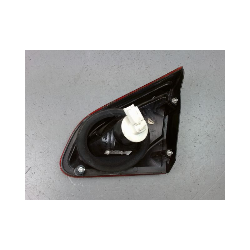 FEU ARRIERE INTERIEUR GAUCHE NISSAN QASHQAI