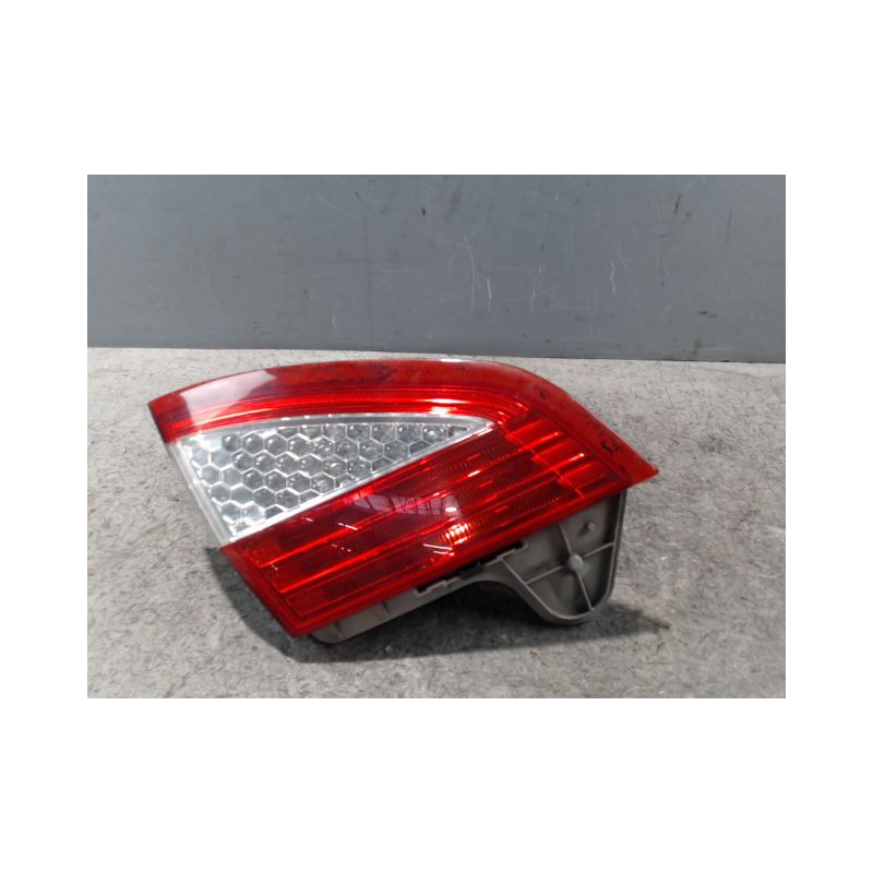 FEU ARRIERE INTERIEUR GAUCHE FORD MONDEO