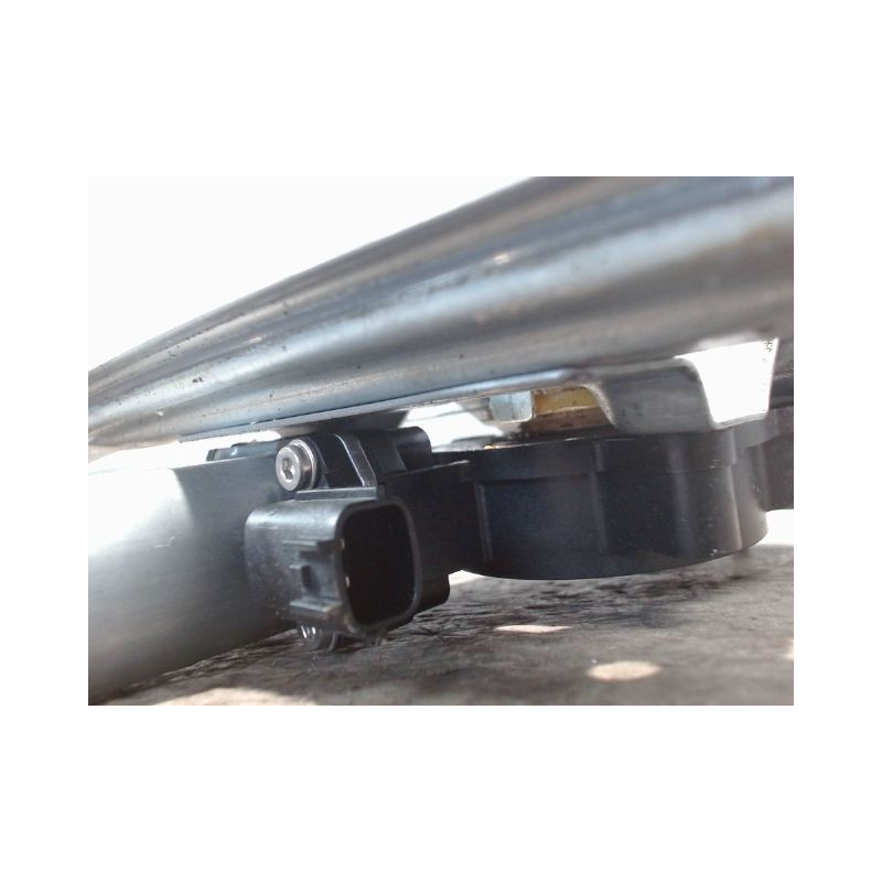 MECANISME+MOTEUR LEVE-GLACE AVANT DROIT DACIA DOKKER