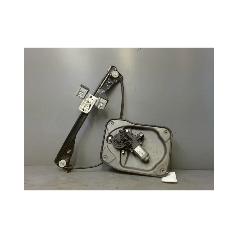 MECANISME+MOTEUR LEVE-GLACE AVANT DROIT SKODA FABIA