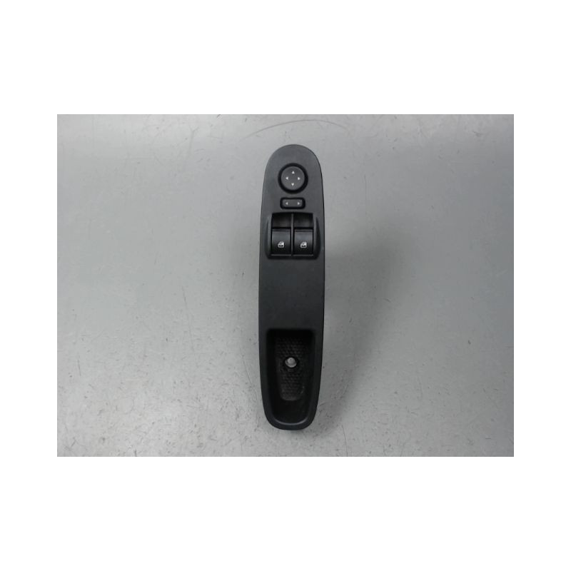 COMMANDE LEVE-GLACE PORTE AVG FIAT PUNTO