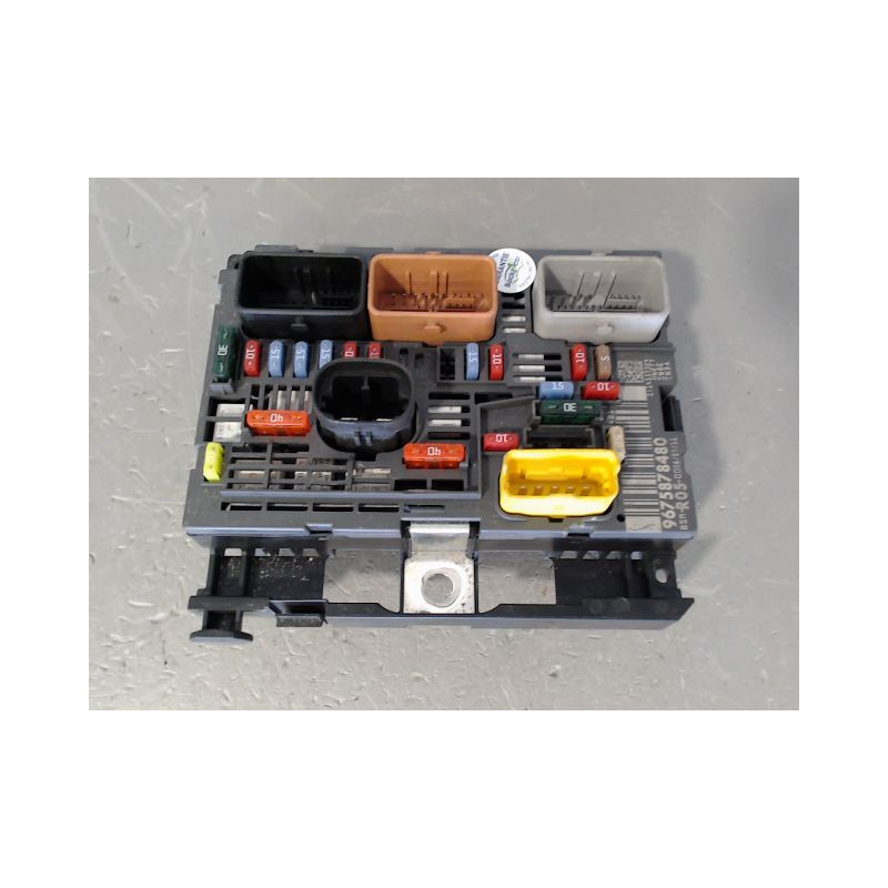 BOITE A FUSIBLES PEUGEOT 308 CC 08-11