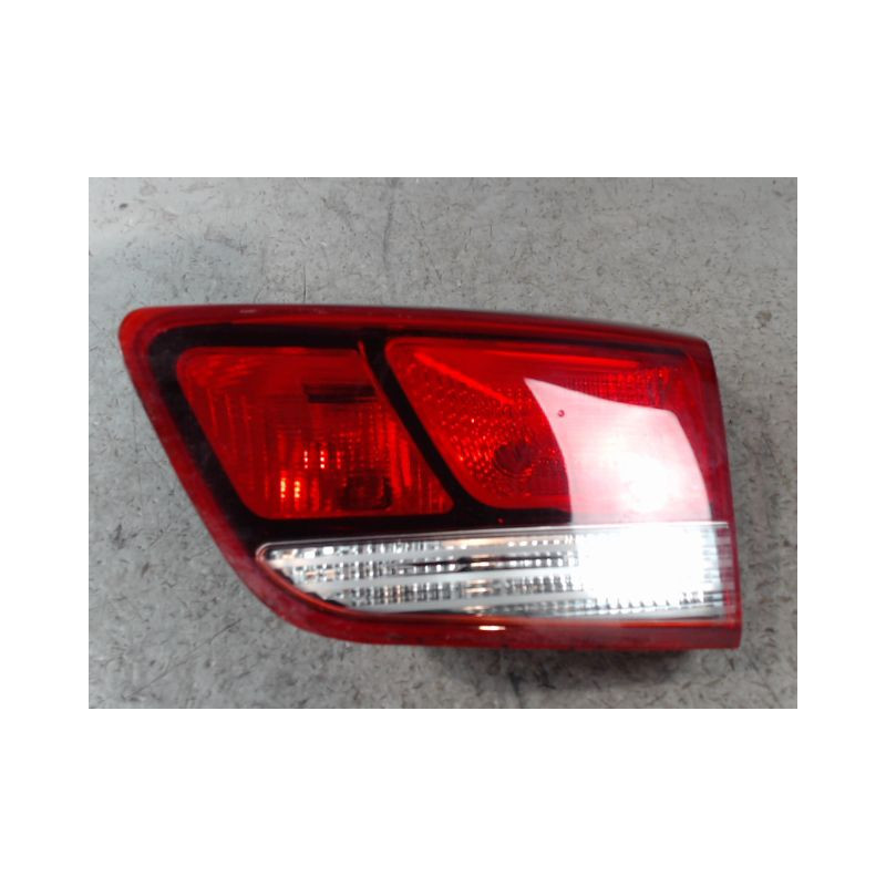 FEU ARRIERE INTERIEUR DROIT KIA RIO 2005-