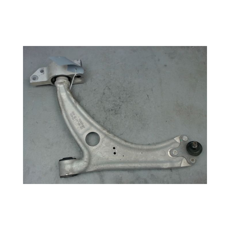 TRIANGLE INFERIEUR AVANT GAUCHE AUDI Q3