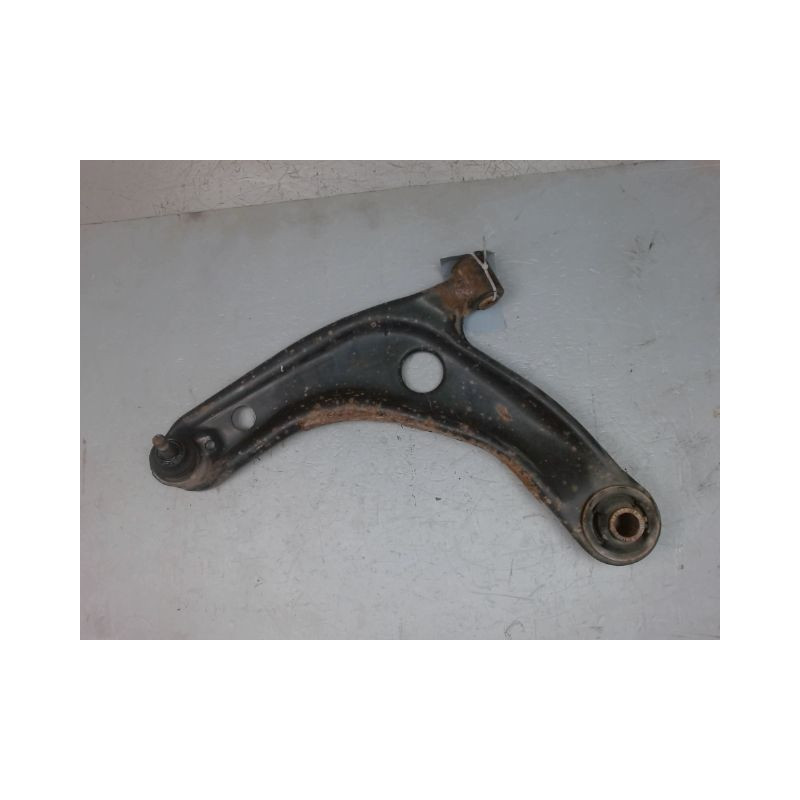 TRIANGLE INFERIEUR AVANT GAUCHE TOYOTA YARIS 2005-