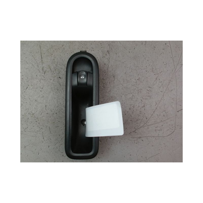 COMMANDE LEVE-GLACE PORTE AVD RENAULT CLIO
