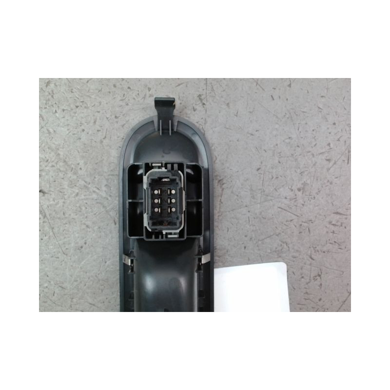 COMMANDE LEVE-GLACE PORTE AVD RENAULT CLIO