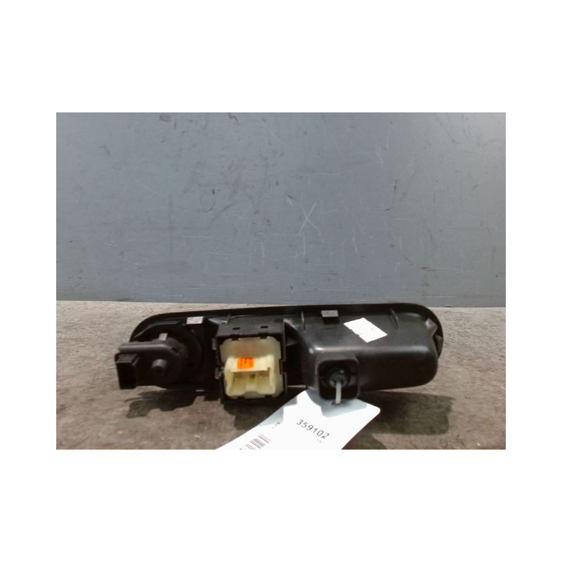 COMMANDE LEVE-GLACE PORTE AVG RENAULT TWINGO
