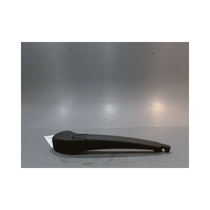 BRAS ESSUIE-GLACE ARRIERE FORD FOCUS