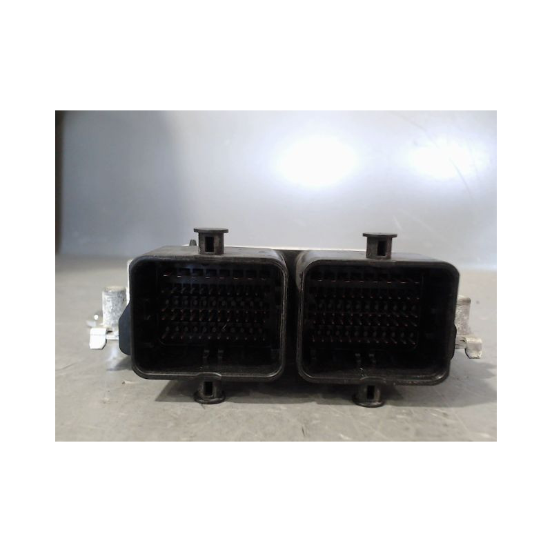 CALCULATEUR MOTEUR OPEL AGILA