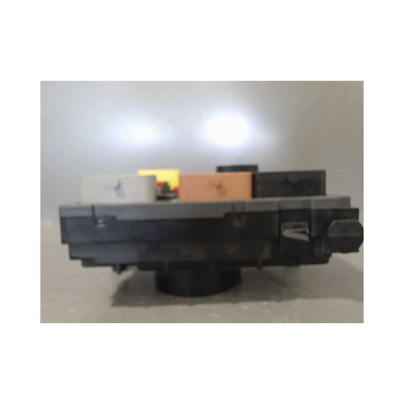 BOITE A FUSIBLES PEUGEOT 3008