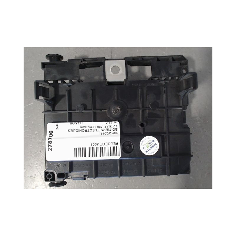 BOITE A FUSIBLES PEUGEOT 3008