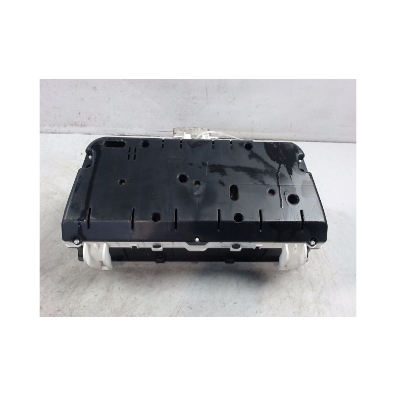 BLOC COMPTEURS TOYOTA COROLLA VERSO 2004-2007