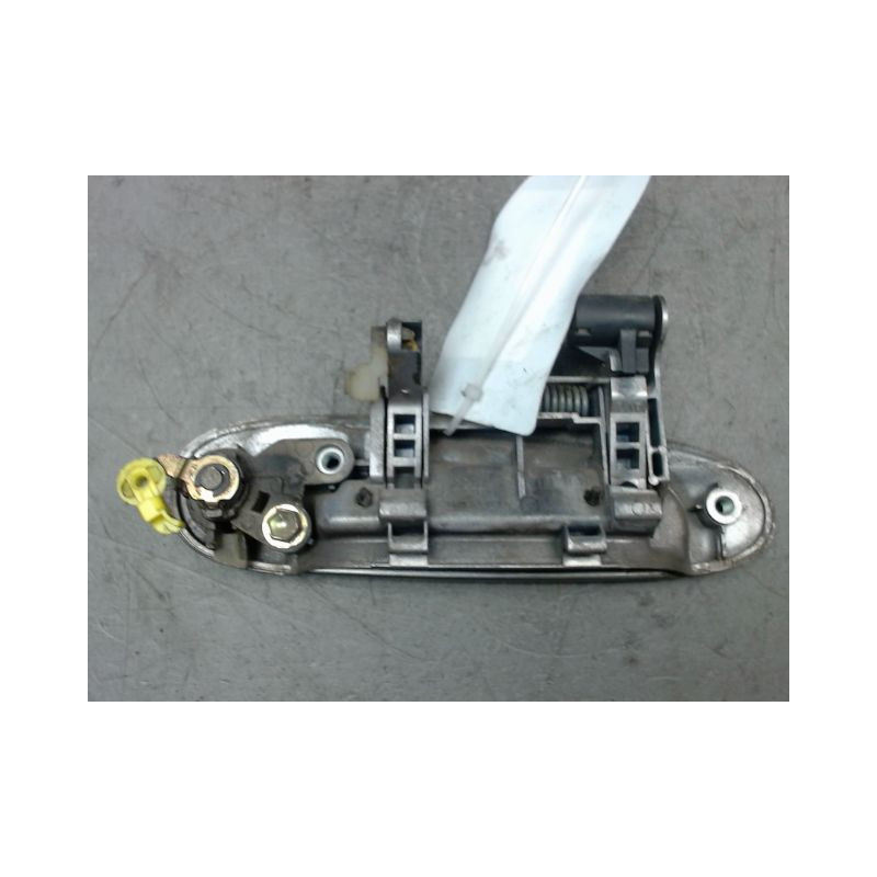 POIGNEE EXTERIEURE PORTE AVANT GAUCHE TOYOTA YARIS -2003