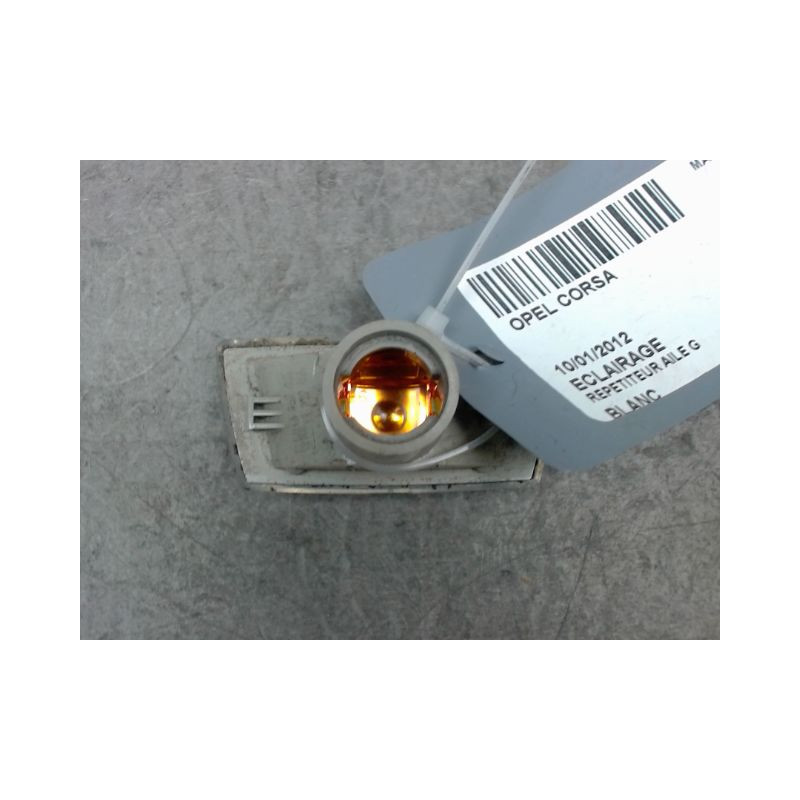 REPETITEUR AILE GAUCHE OPEL CORSA