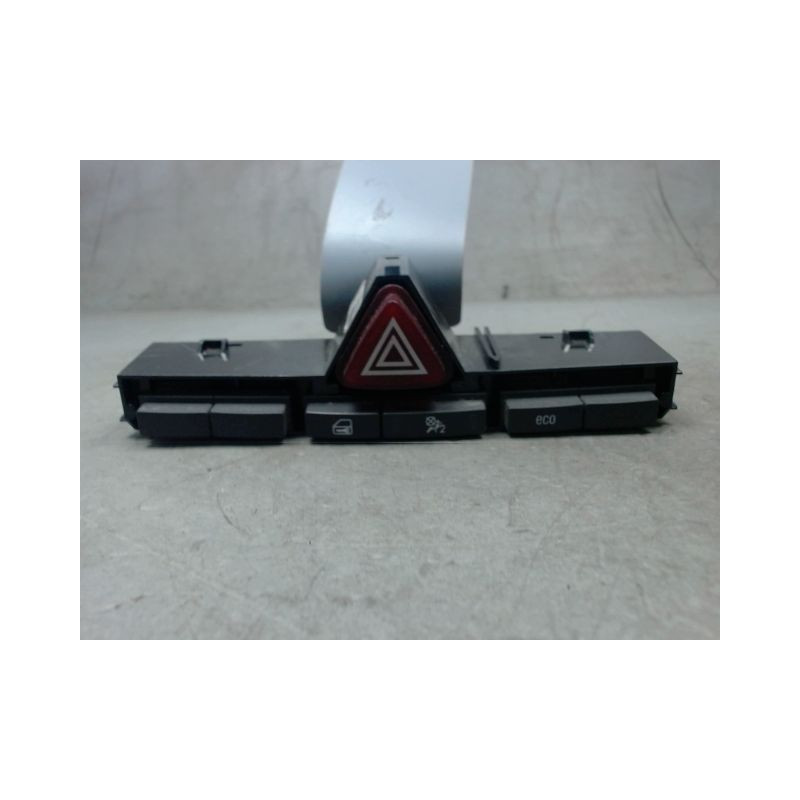 BOUTON DE WARNING OPEL CORSA