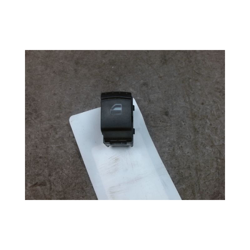 COMMANDE LEVE-GLACE PORTE AVD SKODA FABIA COMBI