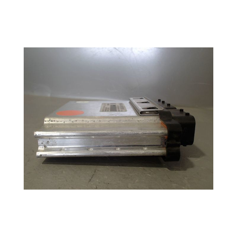 CALCULATEUR MOTEUR VOLKSWAGEN GOLF