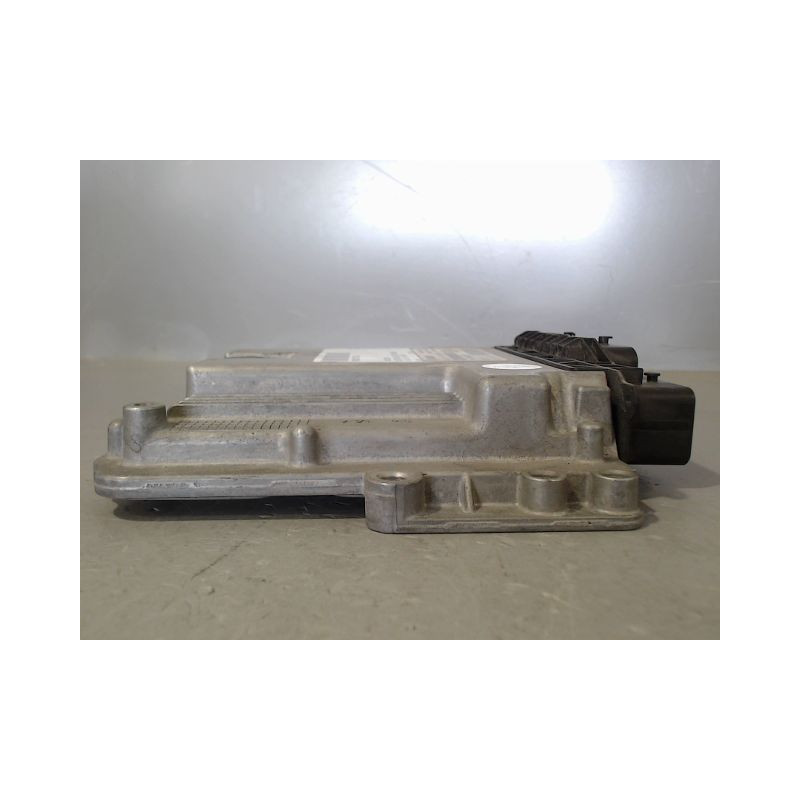 CALCULATEUR MOTEUR PEUGEOT 208