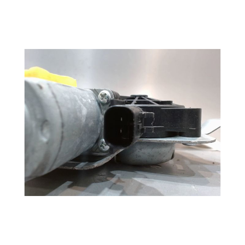 MECANISME+MOTEUR LEVE-GLACE AVANT DROIT SSANGYONG TIVOLI