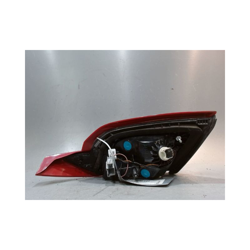 FEU ARRIERE INTERIEUR GAUCHE FORD FIESTA